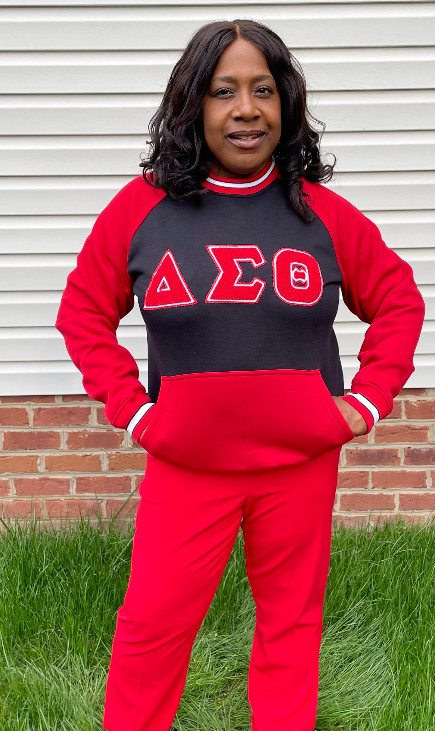 Delta Sigma Theta sweatshirt with pockets