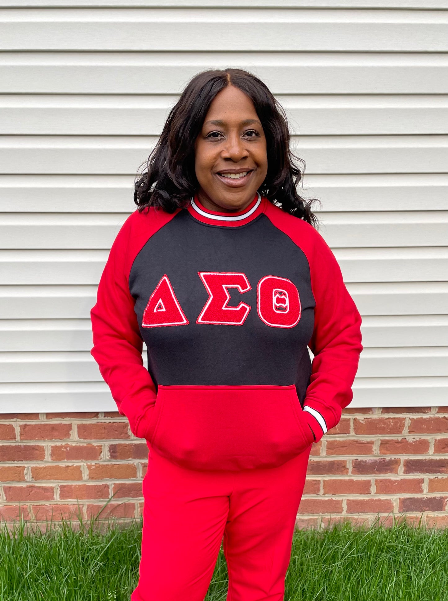 Delta Sigma Theta sweatshirt with pockets